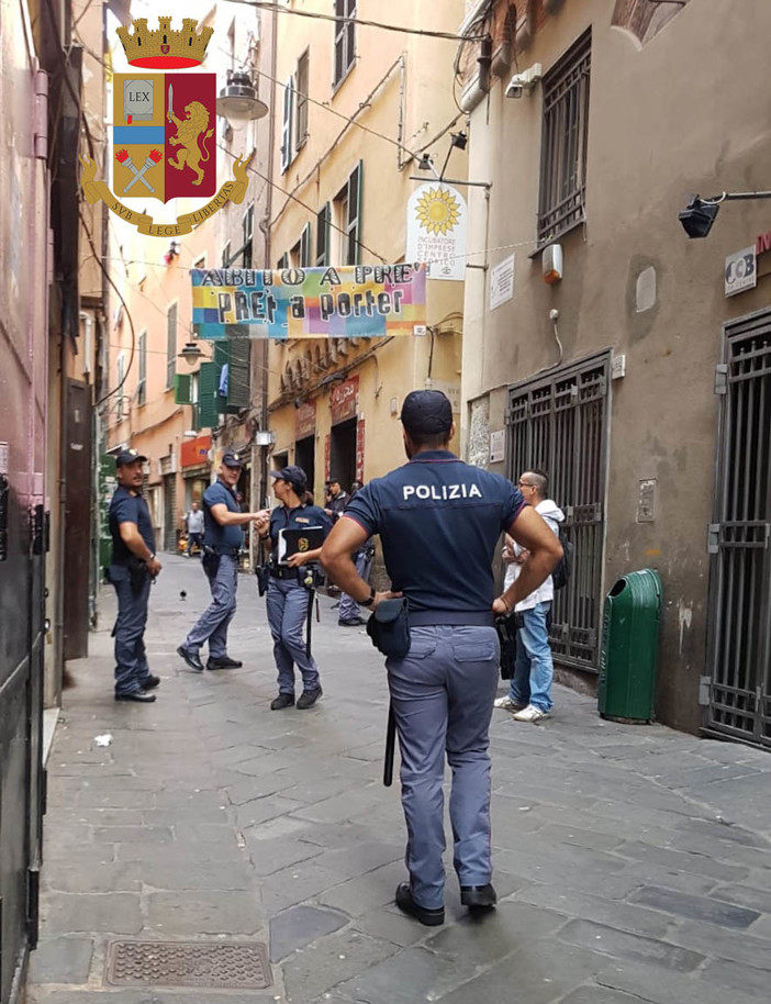 Costantin, il cane poliziotto di Genova, trova 700 grammi di droga