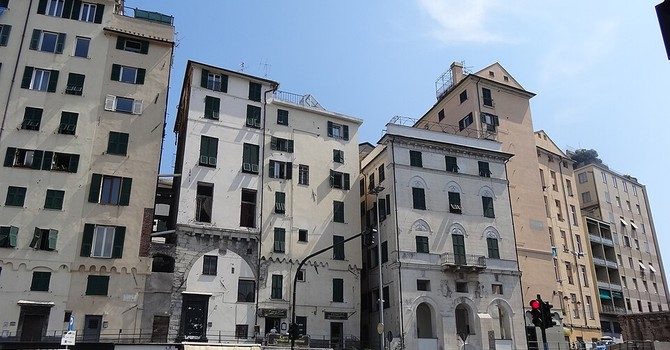 Centro Storico, Vigili del Fuoco intervengono per un'infiltrazione e trovano un cadavere Centro Storico, Vigili del Fuoco intervengono per un'infiltrazione e trovano un cadavere