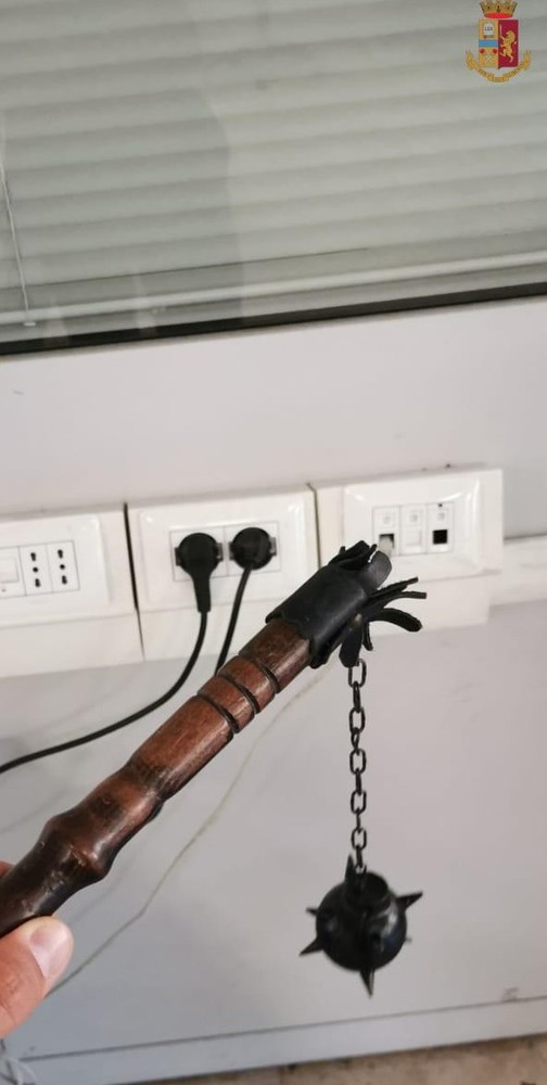 Multedo: trovato con un mazzafrusto e denunciato un 21enne