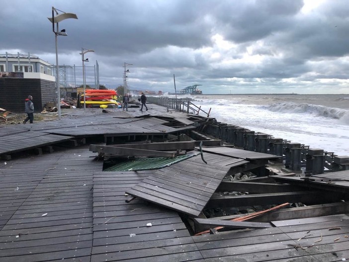 Ripristino della passeggiata di Voltri, passa in commissione la risoluzione del Pd per un tavolo di coordinamento fra enti Ripristino della passeggiata di Voltri, passa in commissione la risoluzione del Pd per un tavolo di coordinamento fra enti