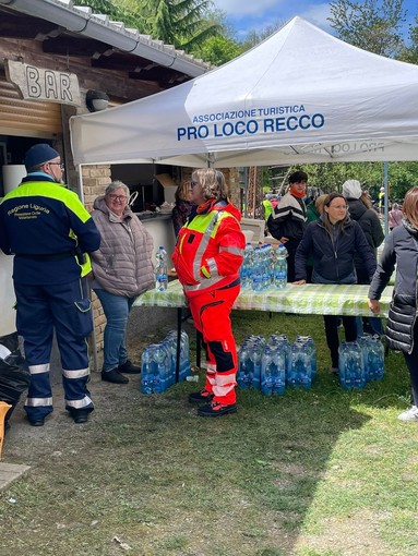 Il sindaco Gandolfo alla tradizionale festa dei "Sentieri del Golfo Paradiso" Il sindaco Gandolfo alla tradizionale festa dei "Sentieri del Golfo Paradiso"