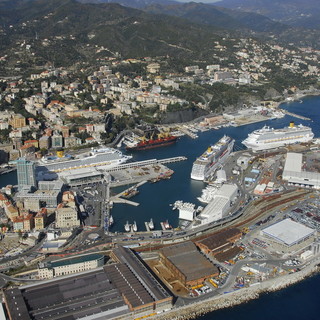 Il porto di Savona