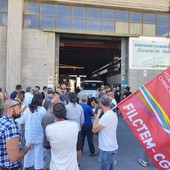 Vetromeccaniche Italiane, lavoratori in presidio a Molassana per difendere i posti di lavoro Vetromeccaniche Italiane, lavoratori in presidio a Molassana per difendere i posti di lavoro