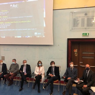 Vaccini ai più piccoli, al Gaslini i pediatri hanno risposto alle domande dei genitori Vaccini ai più piccoli, al Gaslini i pediatri hanno risposto alle domande dei genitori