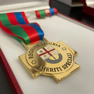 Giornata della Polizia Locale, Regione Liguria premia quattro agenti con onorificenze per meriti speciali