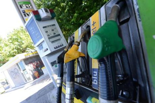 Guerra in Iran, carburanti alle stelle: diesel oltre 2,1 euro al litro in provincia di Genova