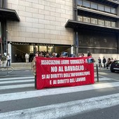 Ponte Morandi, 'Il giudice spegne le telecamere', il Gruppo Cronisti Liguri manifesta davanti al tribunale (Video)