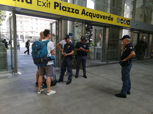 "Christmas clean station": l'operazione di Polizia Ferroviaria nella stazione Principe