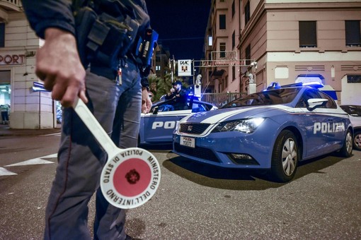 Polizia di Stato in azione nel centro storico: denunciato un 29enne Polizia di Stato in azione nel centro storico: denunciato un 29enne
