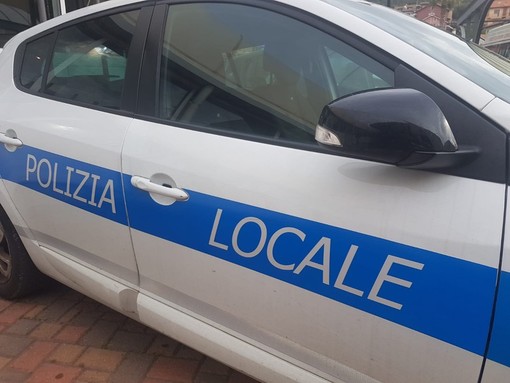 Investita da un'auto in via Pinetti, cinquantenne in codice rosso al San Martino