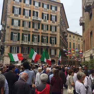 Il Pd sotto la Prefettura in sostegno al presidente della Repubblica Mattarella
