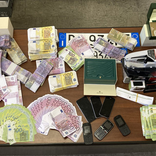 Truffa rip-deal da 400.000 euro: tre arresti della squadra mobile di Genova in collaborazione con quella di Torino
