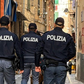 Via Prè, cibo senza tracciabilità e norme di sicurezza violate, nei guai titolare di una gastronomia