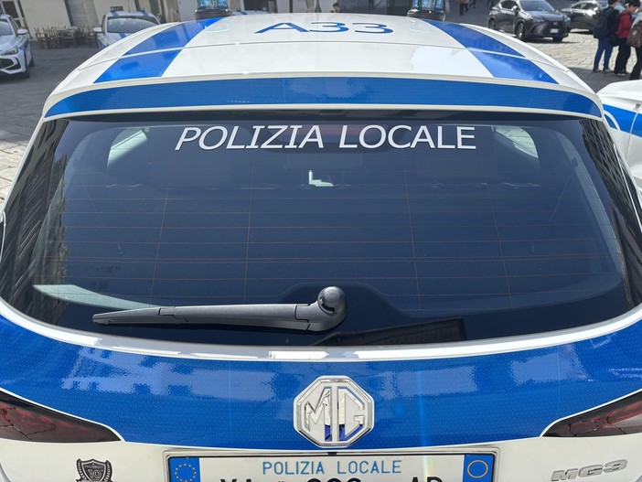 Tentato furto con strappo in via del Campo: la videosorveglianza inchioda i due autori Tentato furto con strappo in via del Campo: la videosorveglianza inchioda i due autori