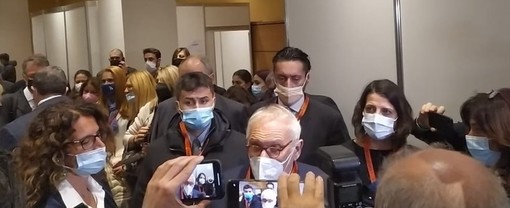 La scuola non torna alla Dad, Bianchi: "Il 95% del personale è vaccinato, oggi siamo in sicurezza"