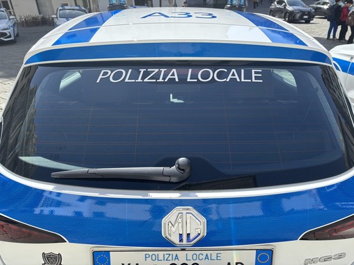 Tentato furto con strappo in via del Campo: la videosorveglianza inchioda i due autori Tentato furto con strappo in via del Campo: la videosorveglianza inchioda i due autori