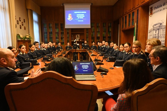 Questura di Genova, arrivano 24 nuovi vice ispettori della Polizia di Stato Questura di Genova, arrivano 24 nuovi vice ispettori della Polizia di Stato