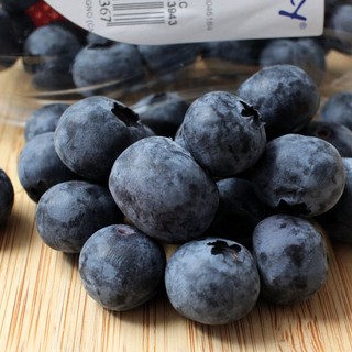 Mercoledì Veg: oggi cuciniamo la deliziosa ricetta del riso nero agli asparagi e mirtilli