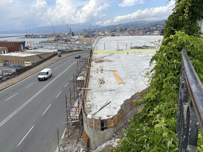 Carignano, la vittoria dei residenti: la copertura sarà abbassata Carignano, la vittoria dei residenti: la copertura sarà abbassata