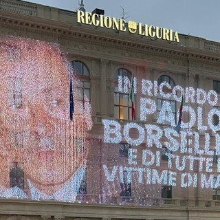 Anniversario della strage di via D'Amelio: il palazzo della Regione si illumina in ricordo di Paolo Borsellino
