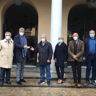 Il Rotary Club Rapallo Tigullio dona al Comune di Rapallo 80 “tessere spesa” Rapallo