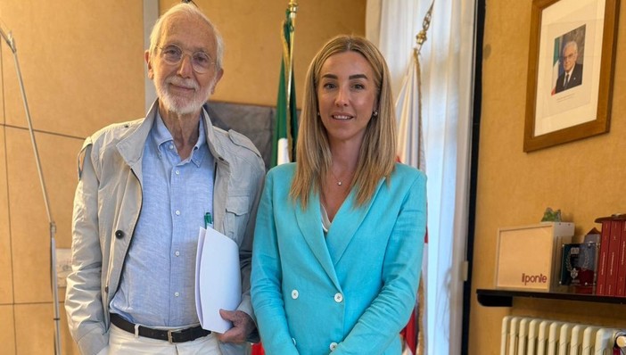 Waterfront, vertice a Tursi tra Salis e Renzo Piano per salvare la Fabbrica delle Idee Waterfront, vertice a Tursi tra Salis e Renzo Piano per salvare la Fabbrica delle Idee