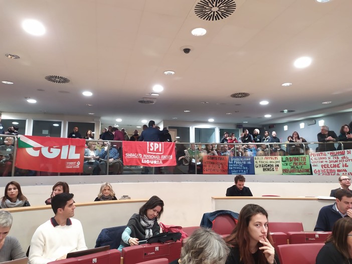 Presidio dei sindacati in regione per il consiglio sulla sanità, Viale, "Cgil stampella del Pd per le prossime regionali"