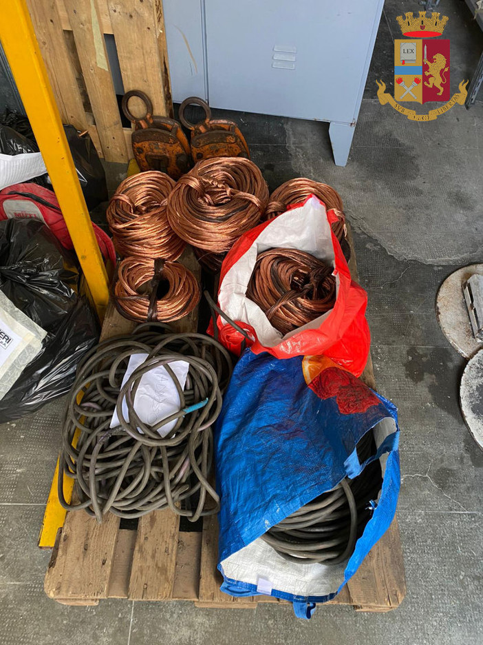 Ruba sul posto di lavoro due quintali di rame. Arrestato operaio 37enne
