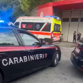 Quarto, persone alterate minacciano i passanti con bottiglie: intervengono le forze dell’ordine Quarto, persone alterate minacciano i passanti con bottiglie: intervengono le forze dell’ordine
