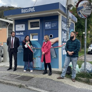A Manesseno inaugurato il nuovo ecocompattatore Recopet
