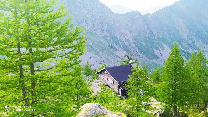 Tra storia e vie di arrampicata, il rifugio Zanotti, custodito da Gianfranco Caforio del Cai ligure di Genova (VIDEO) Tra storia e vie di arrampicata, il rifugio Zanotti, custodito da Gianfranco Caforio del Cai ligure di Genova (VIDEO)