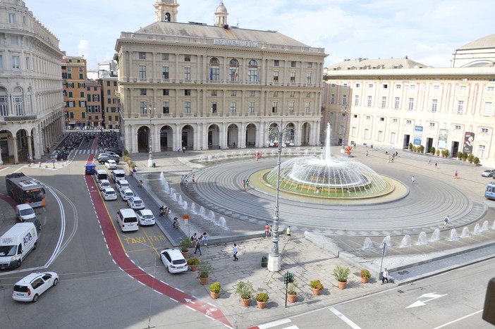 Sciopero Oss, ricevuta in Regione una delegazione dopo la manifestazione in piazza De Ferrari Sciopero Oss, ricevuta in Regione una delegazione dopo la manifestazione in piazza De Ferrari
