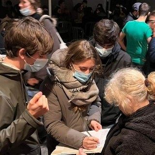 La raccolta firme organizzata dal Moretti contro la chiusura alle 23.30 (Foto presa dalla pagina Facebook del locale)