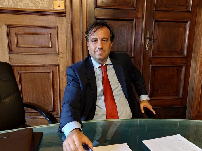 Bimbo con due mamme registrato a Savona. Il sindaco: "Legislatore si sottrae ai propri compiti, sento il dovere di dare la risposta alle cittadine"