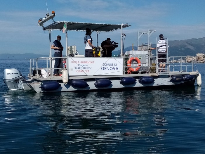 Riprende il servizio di raccolta dei rifiuti in mare (FOTO e VIDEO) Riprende il servizio di raccolta dei rifiuti in mare (FOTO e VIDEO)