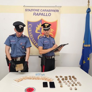 Rapallo, quasi un chilo di cocaina nello zaino: arrestato 18enne