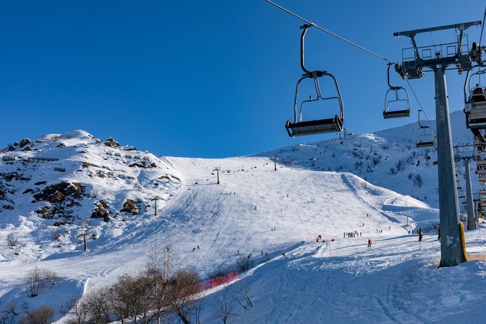 Limone Piemonte e la sua Riserva Bianca vi aspettano negli 80 km di piste. Scoprite la tariffa giornaliera e plurigiornaliera