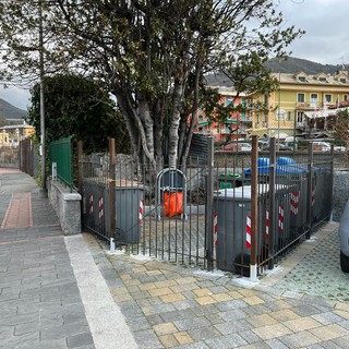 Recco, recinzioni per difendere i cassonetti dall'attacco dei cinghiali: nuova postazione in via Pisa