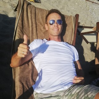 L'estate si impenna a Savona: in spiaggia spunta Rocco Siffredi L'estate si impenna a Savona: in spiaggia spunta Rocco Siffredi