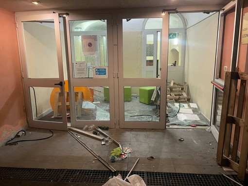 Blitz alla scuola Leonardo Da Vinci, ci sono i primi identificati