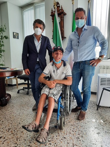 Rapallo: visita del concittadino Fabio presso il Comando di Polizia Municipale Rapallo: visita del concittadino Fabio presso il Comando di Polizia Municipale