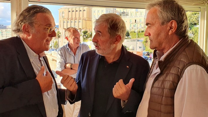 Elezioni, Cassinelli e Muzio (FI) ringraziano il sindaco Bucci per il sostegno Elezioni, Cassinelli e Muzio (FI) ringraziano il sindaco Bucci per il sostegno