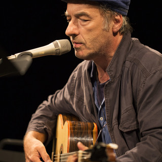 David Riondino ne "L'ingegno del mercante" mercoledì 26 giugno a Genova per i "Dialoghi" di Teatro Pubblico Ligure