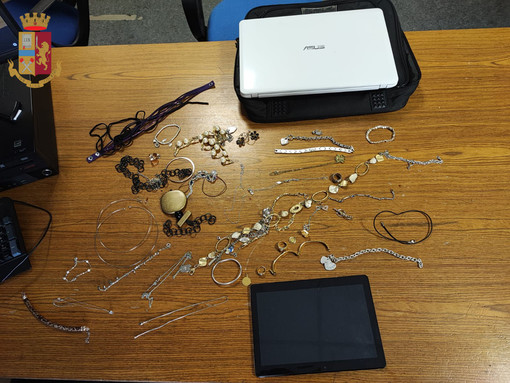 Tenta un secondo furto in un appartamento ma il proprietario rientra e lo ferma