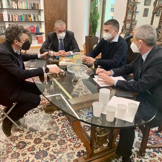 Elezioni comunali, il centrodestra si riunisce (senza Toti) e conferma l’appoggio a Bucci e i dubbi su Spezia”