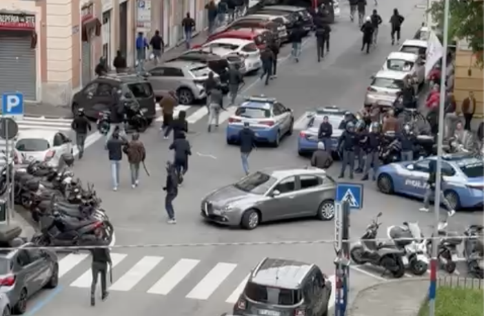 Scontri tra ultras Genoa e Samp: la procura chiede condanne per sei tifosi Scontri tra ultras Genoa e Samp: la procura chiede condanne per sei tifosi