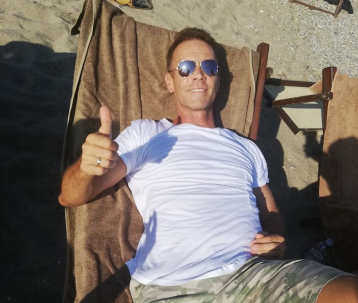 L'estate si impenna a Savona: in spiaggia spunta Rocco Siffredi L'estate si impenna a Savona: in spiaggia spunta Rocco Siffredi