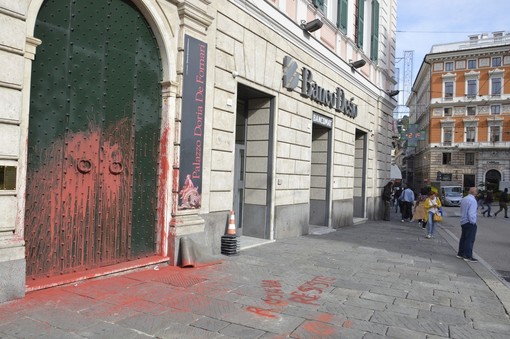 Scritte sul consolato turco contro l'aggressione ai curdi: individuate le responsabili