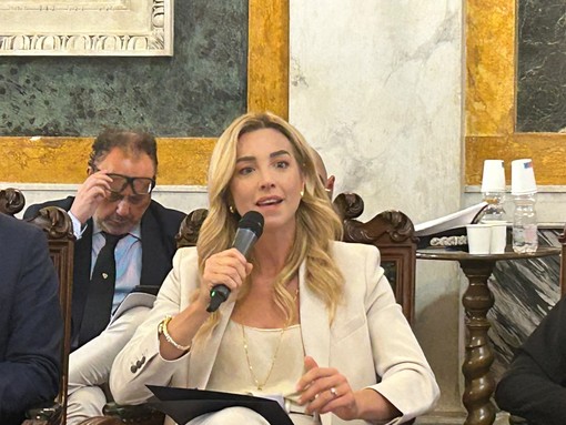 Migranti, il Viminale non perde tempo: "Cogliamo l'apertura di Salis sui rimpatri: realizziamo insieme un Cpr a Genova" Migranti, il Viminale non perde tempo: "Cogliamo l'apertura di Salis sui rimpatri: realizziamo insieme un Cpr a Genova"