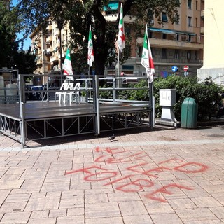 Individuata l'autrice delle scritte inneggianti alle Foibe alla Festa dell'Unità, la presa di posizione del Pd